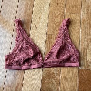 Victoria’s Secret M Lace Lined Bralette